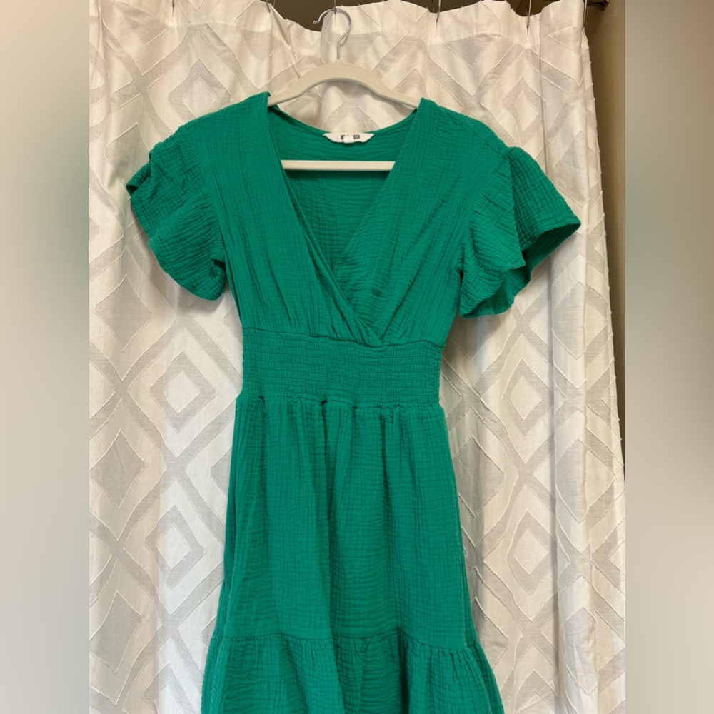 Cute green dress from BB Dakota
